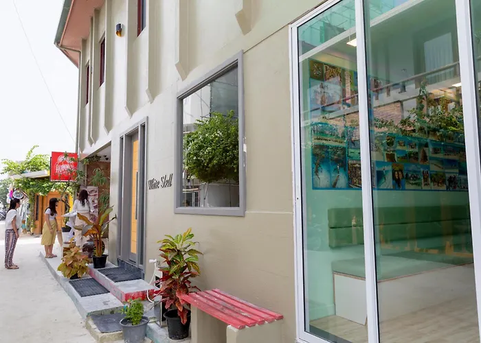 Whiteshell Island Hotel & Spa Male